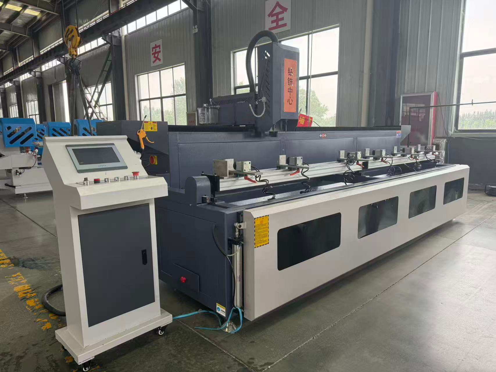 4000 CNC машина за пробиване и фрезоване