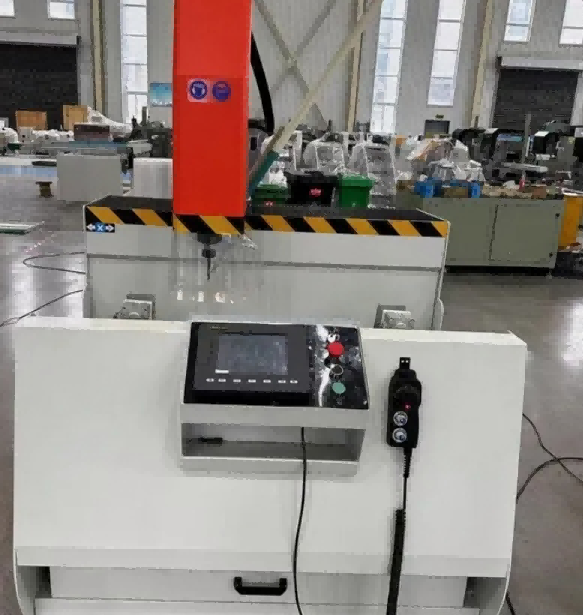 800 mm 3-осен CNC обработващ център с висока устойчивост | Специално създаден за промишлени алуминиеви екструзии