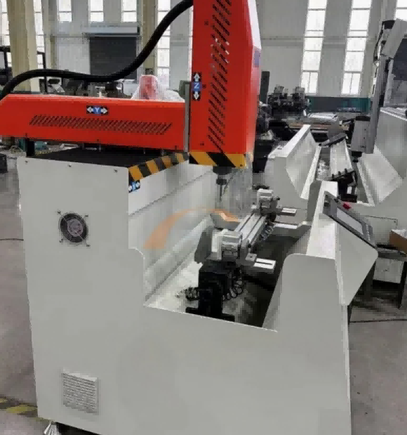800 mm прецизен CNC обработващ център с висока твърдост за промишлени алуминиеви профили с голямо сечение