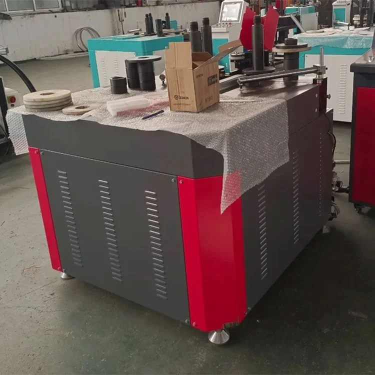 CNC машина за кримпване на ъгли с четири глави