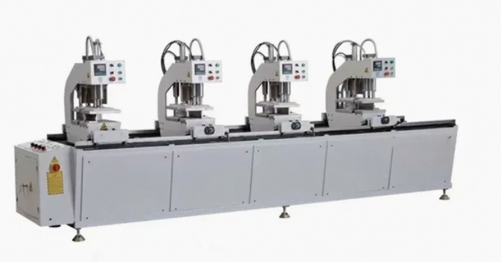 Професионални PVC UPVC цветни прозорци с CNC безшевни заваръчни машини с 4 сервоуправляеми глави